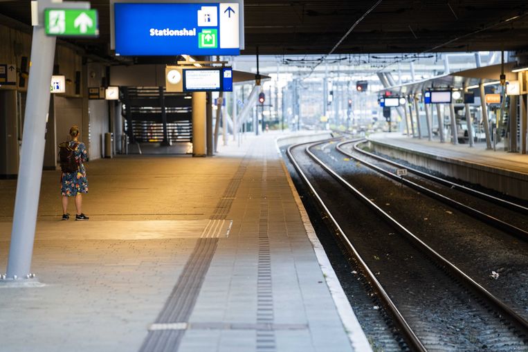Een leeg Utrecht Centraal is voorlopig verleden tijd. De stakingen hebben gezorgd voor een loonsverhoging voor het NS-personeel.  Beeld ANP
