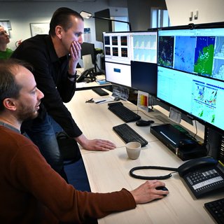 Consultanță gratuită despre vreme nu există: modelul de câștig din spatele aplicațiilor meteorologice olandeze   