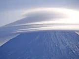 Timelapse toont indrukwekkende wolkvorming Russische vulkaan