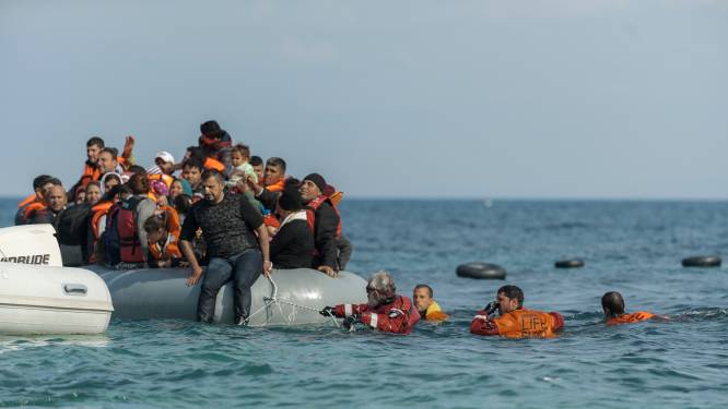 Bijna 20 migranten verdronken en 80 gered bij Grieks eiland