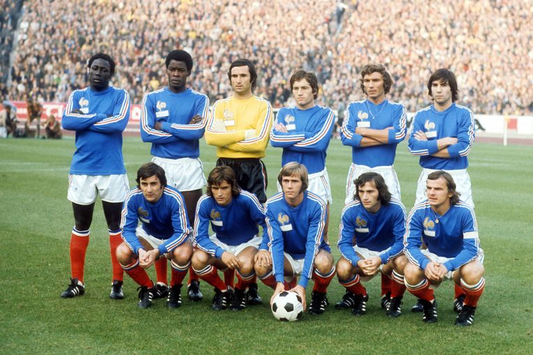 Het Franse elftal in 1973. Achterste rij links Jean-Pierre Adams.  Beeld Hollandse Hoogte / Imago Sportfotodienst GmbH