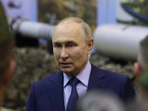 Vladimir Poutine assure n’avoir aucune intention d’attaquer l’OTAN: “C’est complètement absurde”