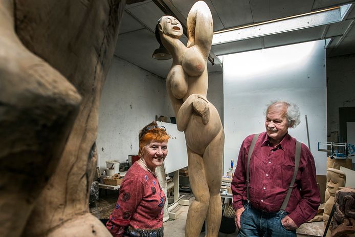 Mariet en Dick Fluitsma in het atelier.