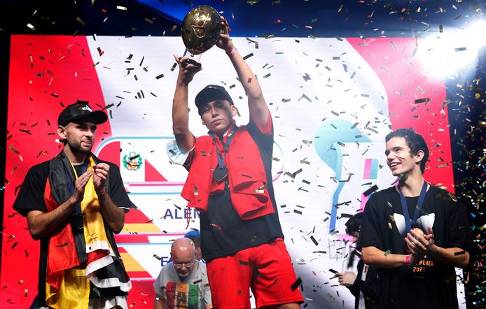 Le Pérou remporte la 1re édition de la Coupe du monde… De ballons de  baudruche 