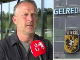Van den Brom gepresenteerd bij Vitesse: 'Wil de club helpen'