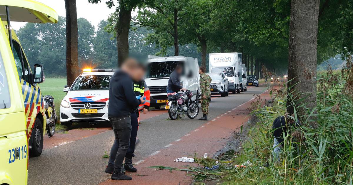 Brommerrijder valt en raakt ernstig gewond in Wanroij