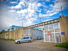 Zorgen over veiligheid rond noodopvang, gemeente onderzoekt inzet particuliere beveiligers