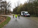 Politie, brandweer en gemeente Voorst doen onderzoek nabij recreatieplas Bussloo.