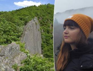 Stierf Zoë (33) door een ongelukkige val? Of werd ze geduwd? Speurders ondervragen echtgenoot Joeri op rotsformatie in Ardennen