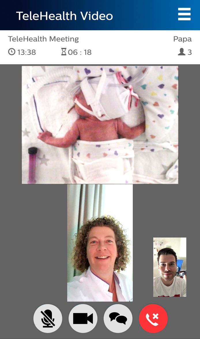 Verpleegster Heidi van de Mortel, vader Michiel Wetzer van baby Milou.