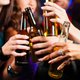 Vlaamse jeugd slikt minder, maar drinkt meer
