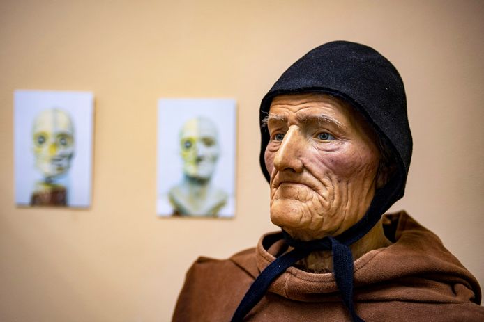 De eerste Nederlandse archeologische reconstructie van 'De Grote Man'.