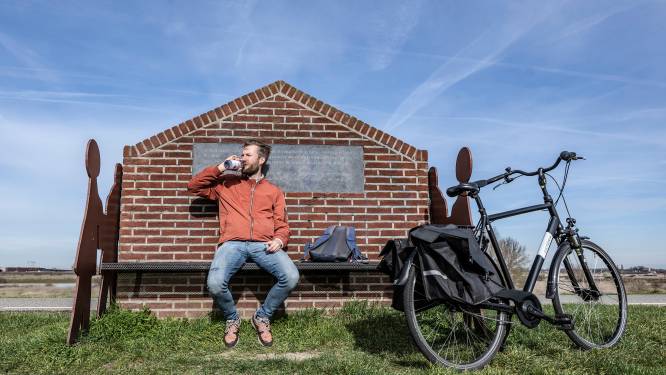 Bram (31) fietste naar iedere plaats in Nederland en verzoende zich al trappend met het leven