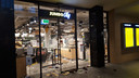 De Jumbo City op station Eindhoven geplunderd.