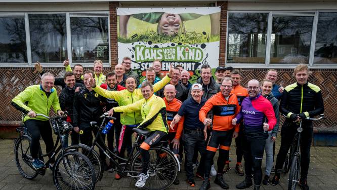 175 kilometer op een omafiets voor het goede doel? Jon en Bram gaan de uitdaging aan