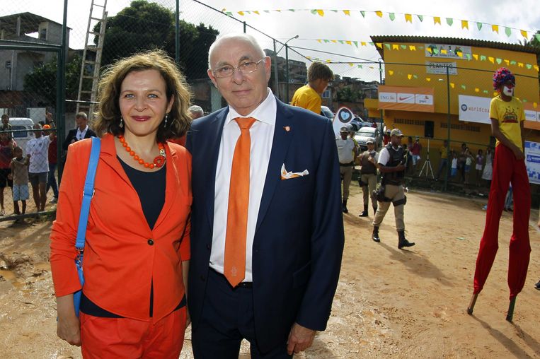 van praag wil blatter opvolgen als fifa voorzitter het parool
