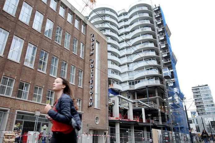 Forum Rotterdam heeft de grootste Starbucks van Nederland.