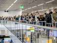 Schiphol beperkt aantal reizigers nog verder deze herfst: dagelijks 9250 passagiers minder