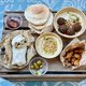 Goddelijke hummus en krokantjes van bloemkool