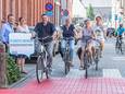 Een archiefbeeld van het Ingelmunsters schepencollege op de fiets.