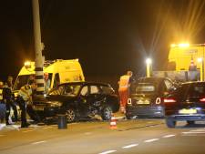 Auto's knallen op elkaar op N201: hulpdiensten rukken groots uit 