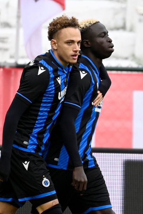Solide, le Club de Bruges efface l’Antwerp et s’installe en tête du championnat