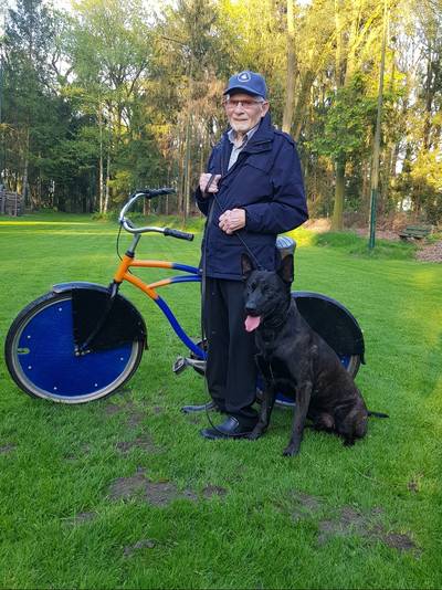 Ad van den Berg (1940 - 2023) leefde volgens clubnaam politiehondenvereniging: ‘Steeds Paraat’