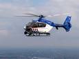 Mede dankzij de inzet van een politiehelikopter zijn twee motorbootdieven opgepakt.