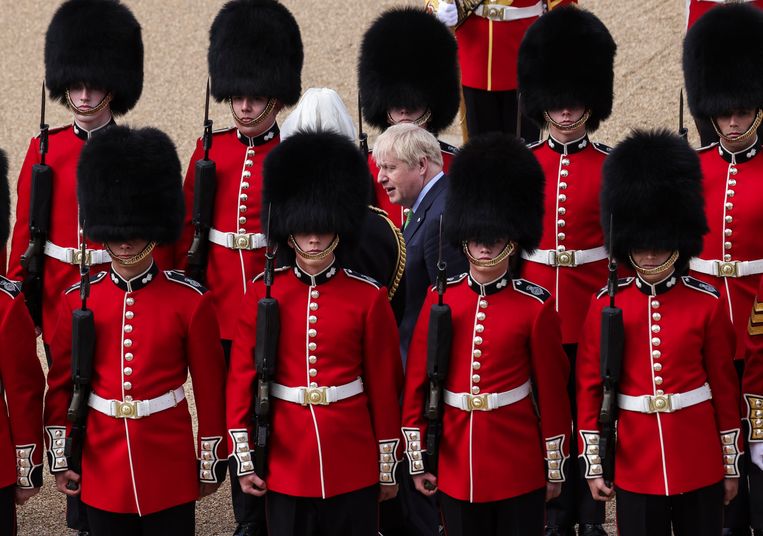 Brits premier Boris Johnson tijdens een ceremonie in Londen. 'Als je in Londen komt, hoor je inderdaad dat veel mensen zich bedrogen en belogen voelen door Johnson', zegt Vandermeersch. Beeld Photo News