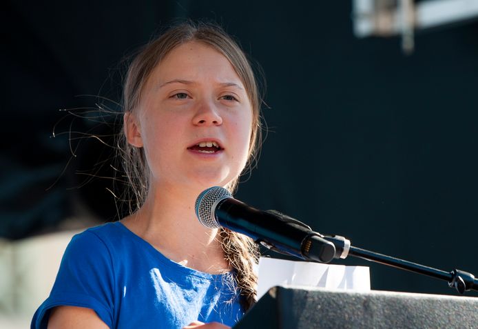 Greta Thunberg spreekt honderden mensen toe in Los Angeles.