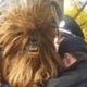 Ondertussen in Oekraïne: Darth Vader stelt zich verkiesbaar en Chewbacca aangehouden
