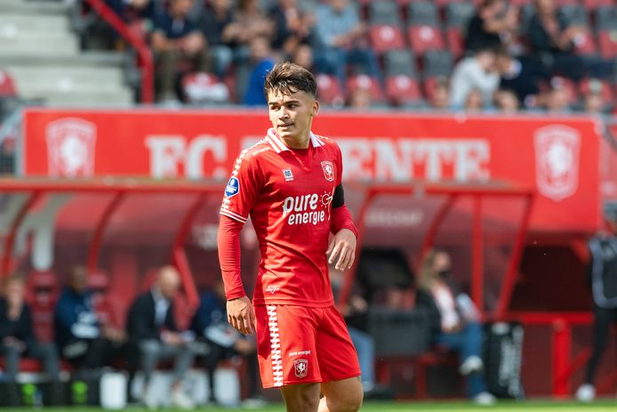 Manfred Ugalde, de 19-jarige aanvaller van FC Twente.