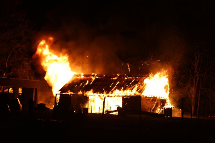 De schuur ging in vlammen op