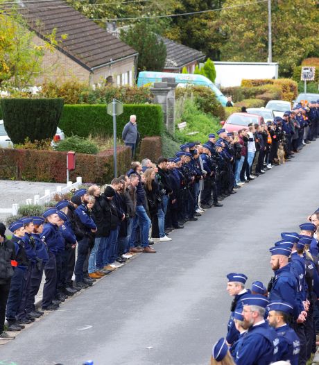 Plus de 2.000 policiers aux funérailles de Thomas Monjoie, une minute de silence dans tous les commissariats du pays