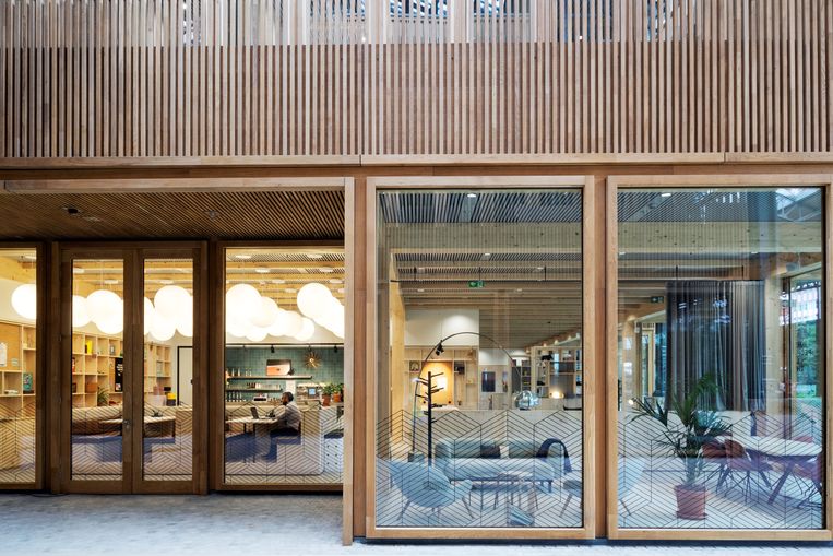 Gare Maritime combineert diverse functies. Beeld Sarah Blee, © Neutelings Riedijk Architects