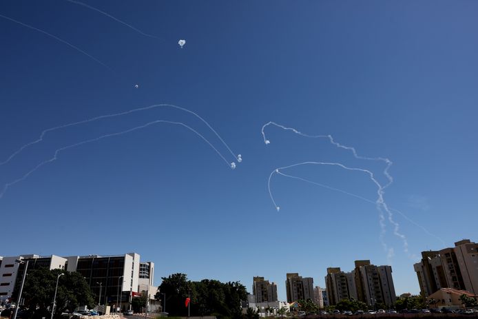 Archiefbeeld: Israëlisch raketafweersysteem onderschept raketten vanuit Gaza