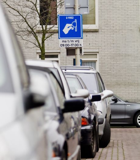 Brabantpark voelt zich niet gehoord over betaald parkeren: ‘Ik ploeg mijn voortuin wel om tot parkeerplek’