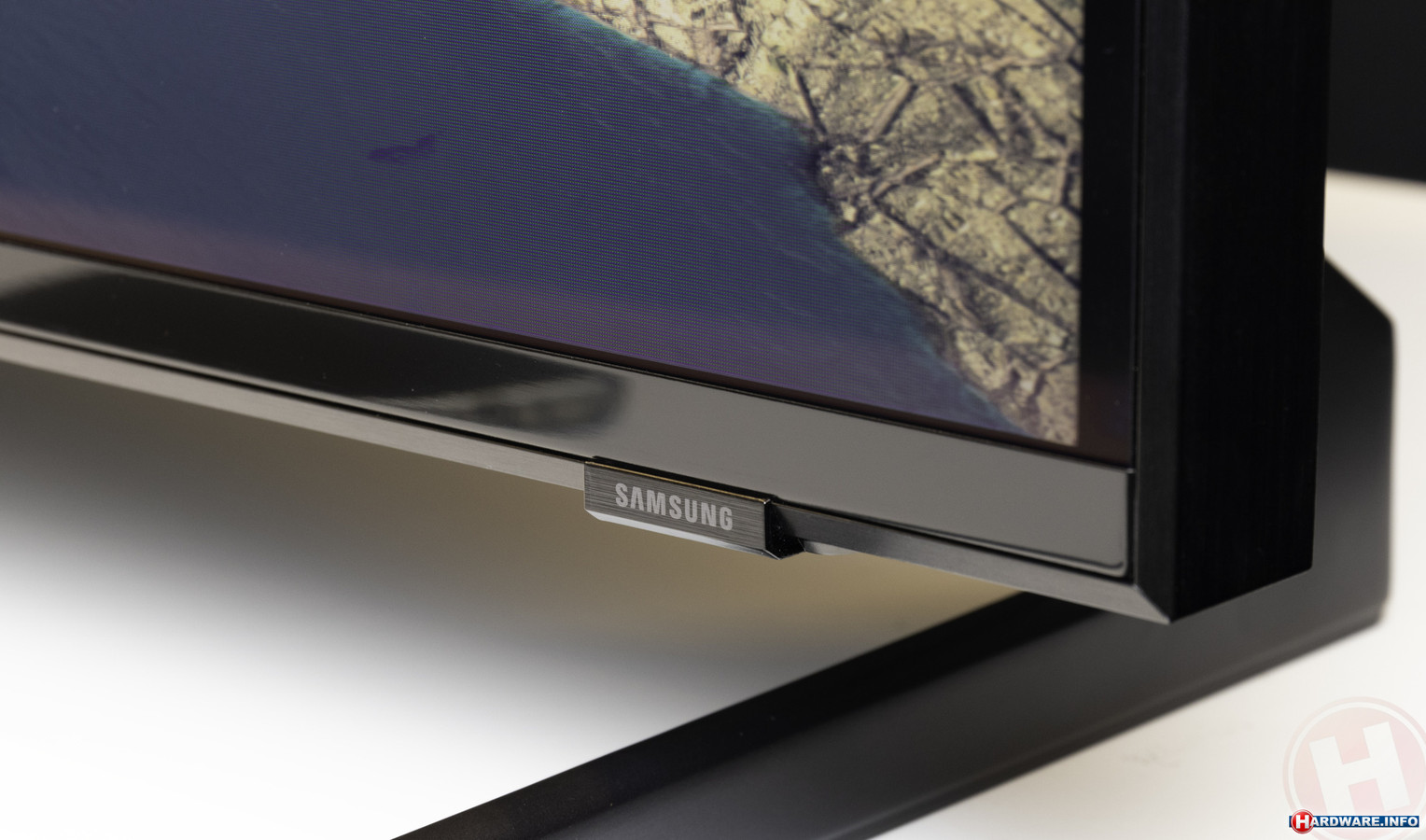 Nog een 8Ktelevisie onder de loep ultiem kijken voor ultieme prijs