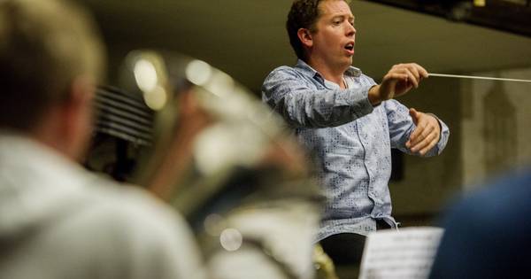 Floris van der Kooij nieuwe dirigent Andels Fanfare Corps
