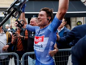 Mathieu van der Poel goud waard voor ploegmaat Jasper Philipsen in snelste Milaan-San Remo ooit