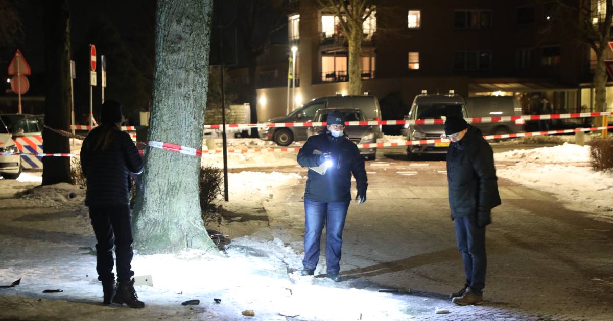 Steekpartij op de De Ruyterstraat in Leidschendam, slachtoffer met spoed naar het ziekenhuis .