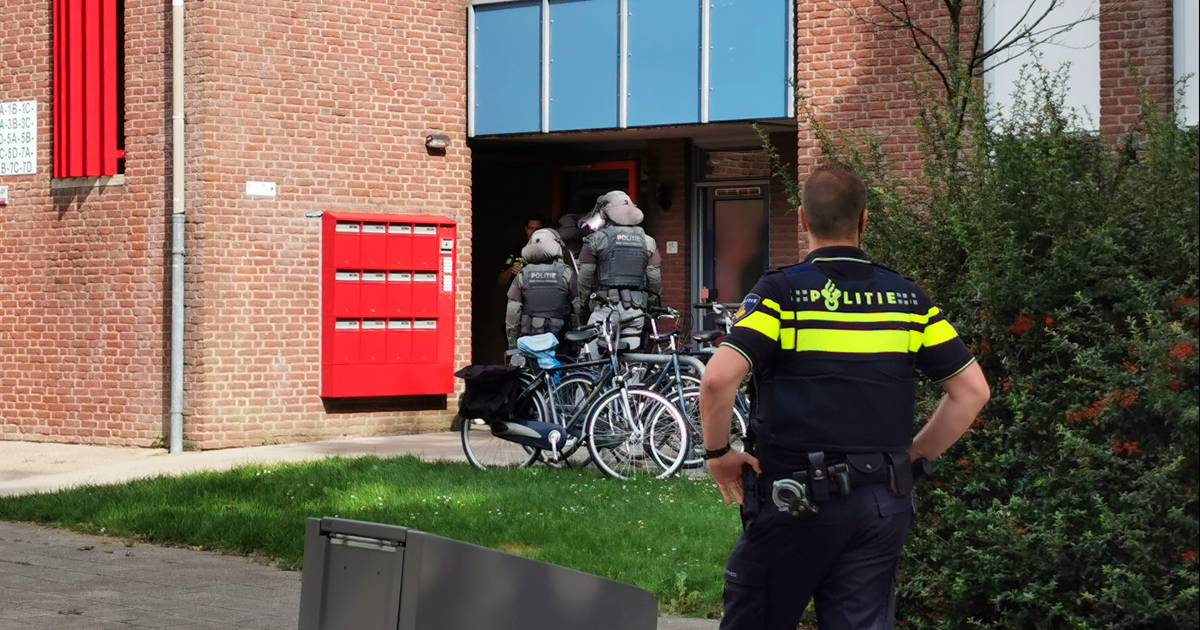 @TheEdgyVeggie1 Dezelfde "persoon" had een paar dagen daarvoor de politie al bedreigd met een mes.