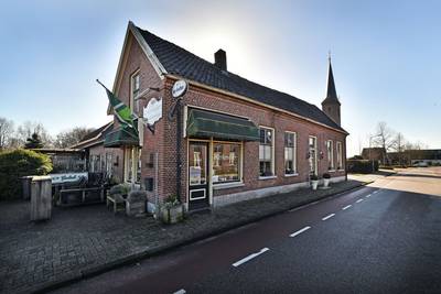 Feestzaal in Rekken maakt plaats voor starterswoningen, prijs onder de drie ton, café blijft behoude