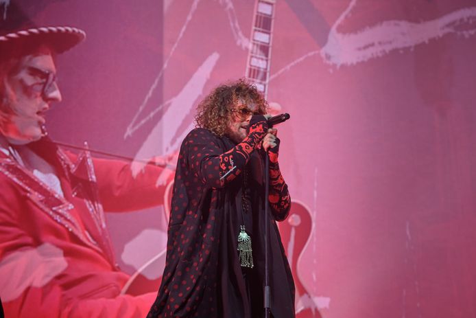 Rotterdam Ahoy. Di-rect in concert.