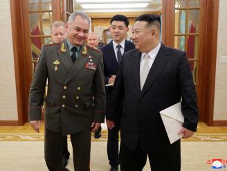 Kim Jong-un ontvangt Russische defensieminister Shoigu in Pyongyang