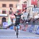 Poels slaat toe in lastige finale, Van Avermaet leider af