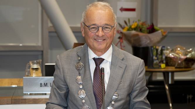 Wiggers nog jaar langer tussenpaus in Heerde door drukte bij burgemeestersollicitaties: ‘Ga met plezier verder’ 