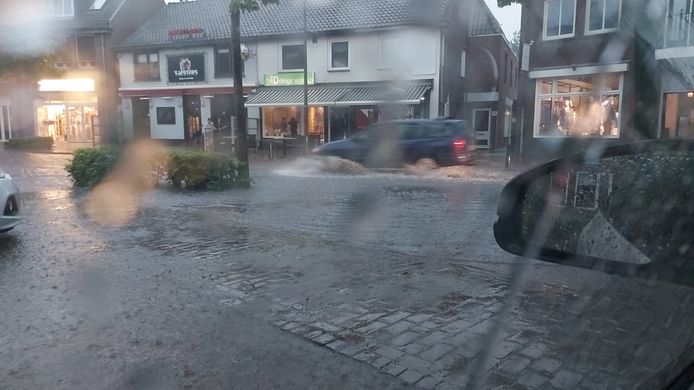 Straten Ondergelopen Na Stortregen In Zuiden Van Nederland Noorden Staat Hetzelfde Lot Te Wachten Binnenland Ad Nl