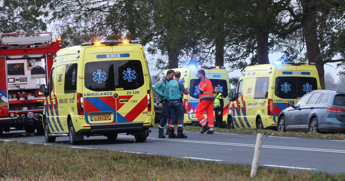 Drie doden bij frontale botsing in Noordoostpolder.