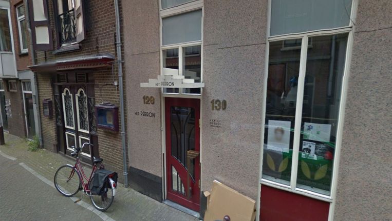Het Perron sluit zijn deure, omdat het pand verkocht is. Beeld Google Streetview